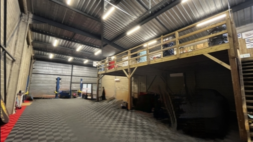 Mérignac 250 m² Entrepôt
