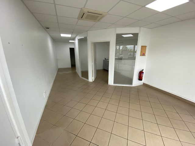 Cenon 68m² Local Commercial