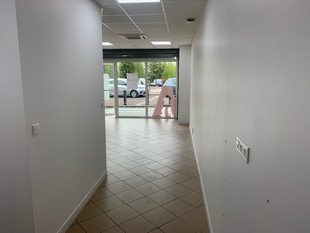 Cenon 68m² Local Commercial