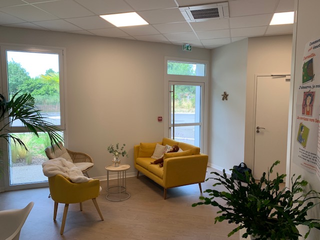 St Jean d&rsquo;Illac 166m² Entrepôt