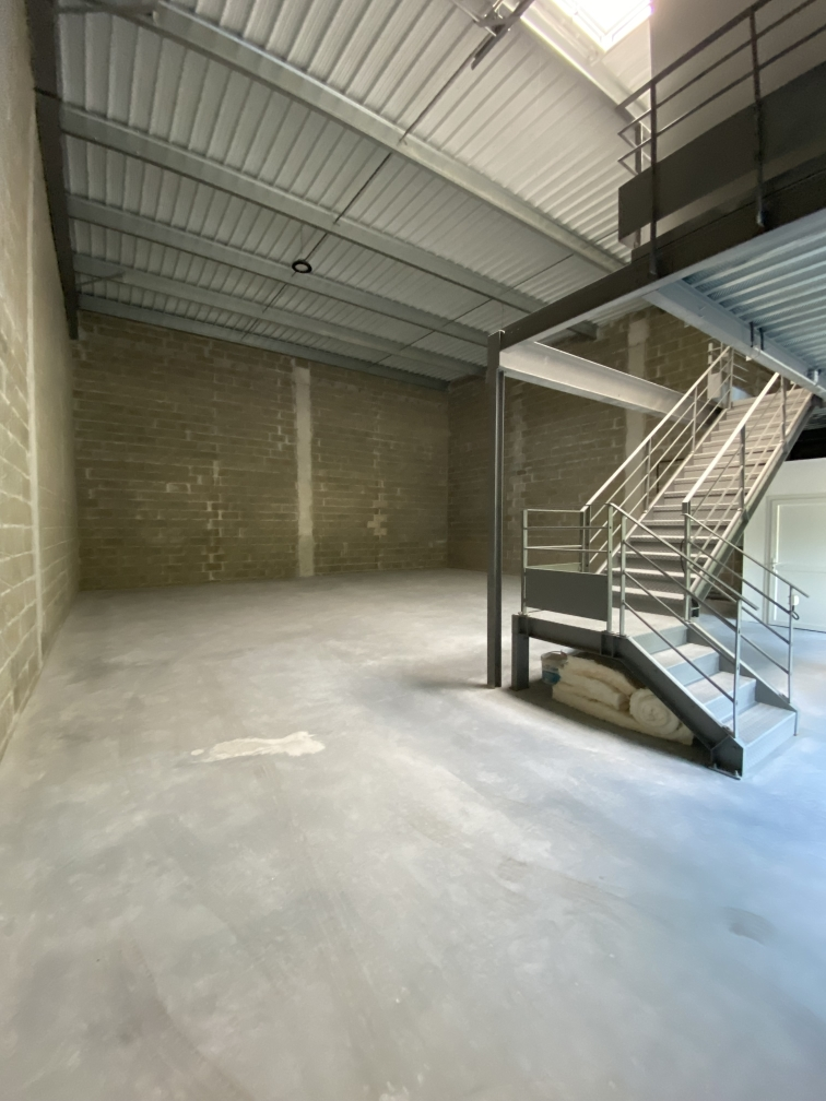 Mérignac 215 m² Entrepôt