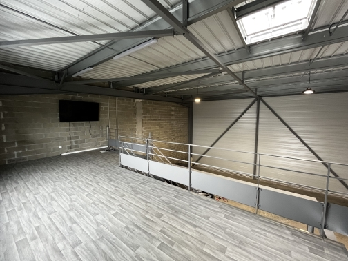 Mérignac 200 m² Entrepôt