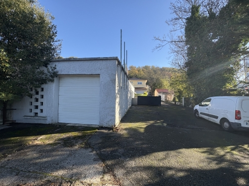 Local d&rsquo;activité 97 m² avec bureaux CENON
