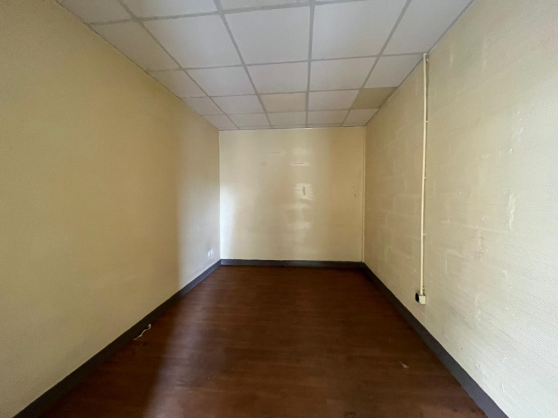 Local de 120 m² – Centre Routier
