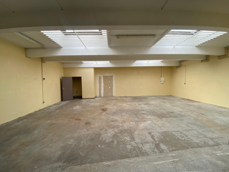 Local de 120 m² – Centre Routier