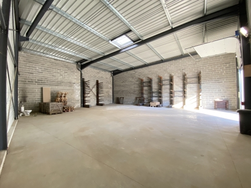 Entrepôt 202 m² POMPIGNAC