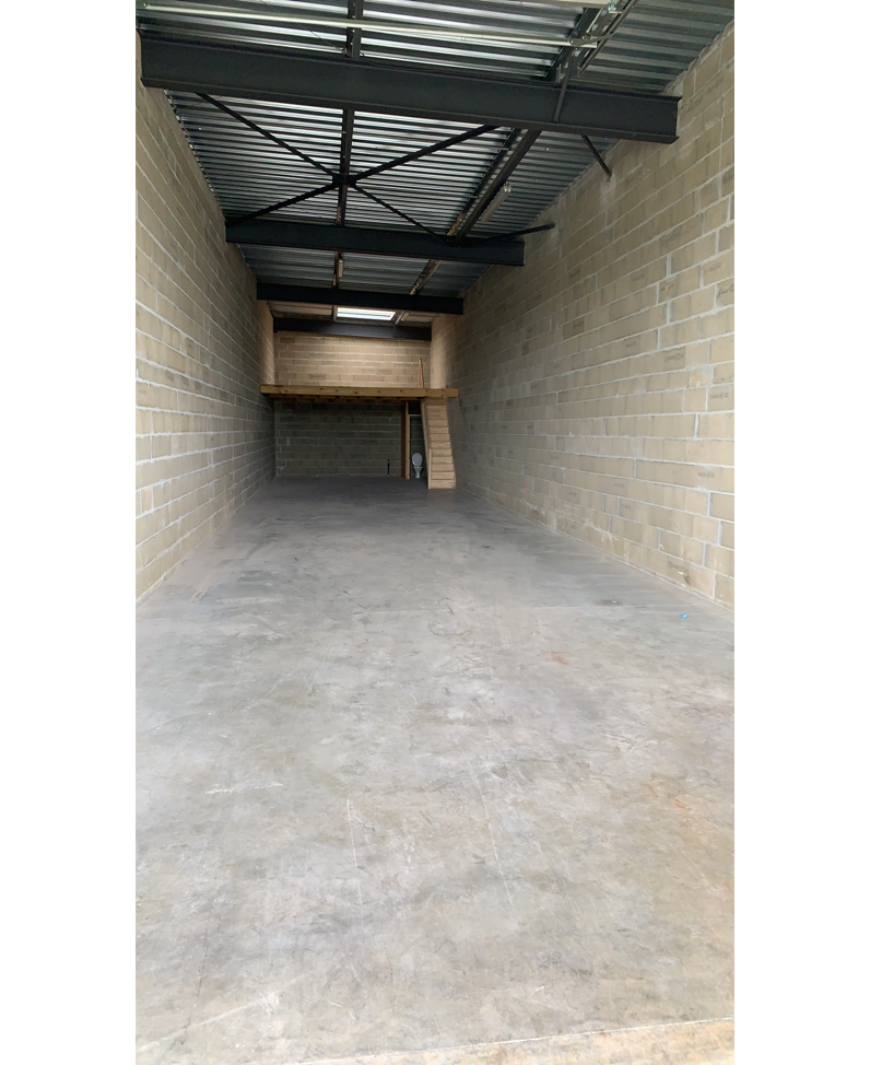 Cadaujac 143m² Entrepôt