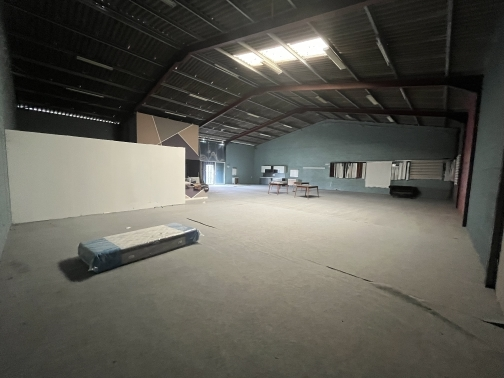 Cestas 400m² Entrepôt