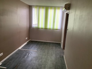 Mérignac 130m² Entrepôt