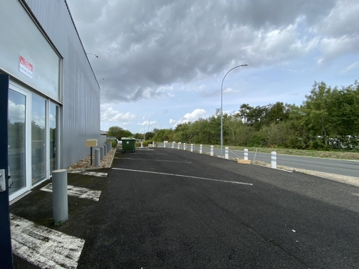 ENTREPÔT – 300 m² – YVRAC