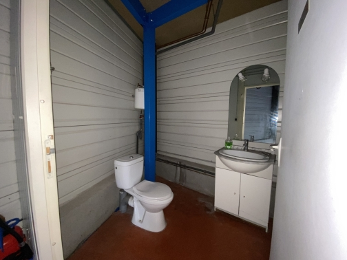 ENTREPÔT – 300 m² – YVRAC