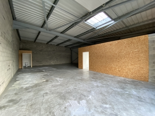 ENTREPÔT 145 m² CARBON BLANC