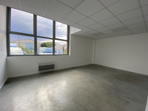 ENTREPÔT 145 m² CARBON BLANC