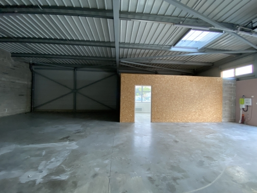 ENTREPÔT 145 m² CARBON BLANC