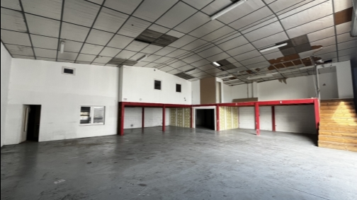 Eysines 250 m² Entrepôt