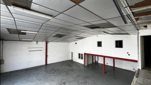 Eysines 250 m² Entrepôt
