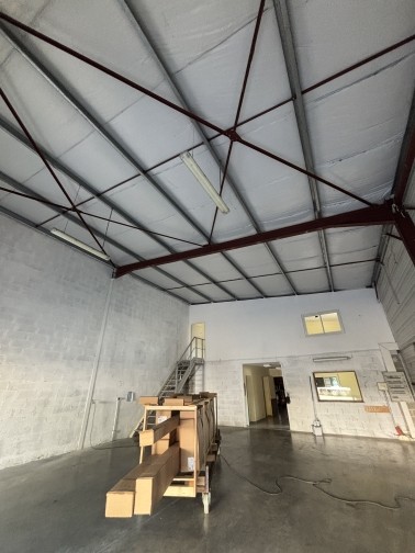 300 M² LOCAL COMMERCIAL BERGERAC