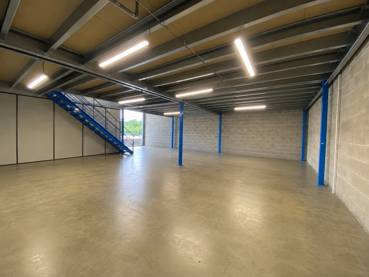 LOCAL D&rsquo;ACTIVITE 304 M² – MERIGNAC