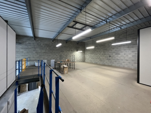 LOCAL D&rsquo;ACTIVITE 304 M² – MERIGNAC