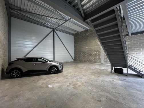 Mérignac 170m² Entrepôt