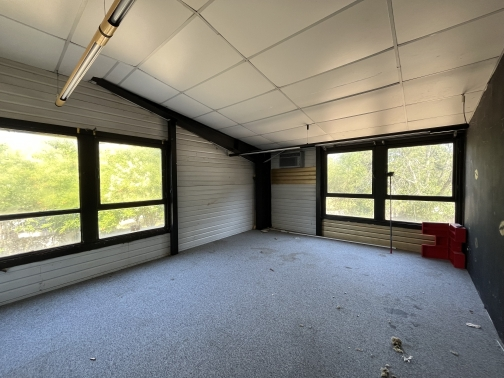 ENTREPÔT + BUREAUX 450 M² BEAUTIRAN