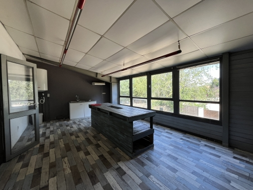 ENTREPÔT + BUREAUX 450 M² BEAUTIRAN