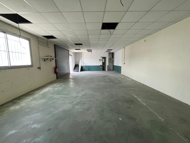 Entrepôt + Bureaux Eysines 140 m²
