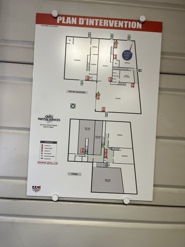 ENTREPÔT 700 m² Yvrac