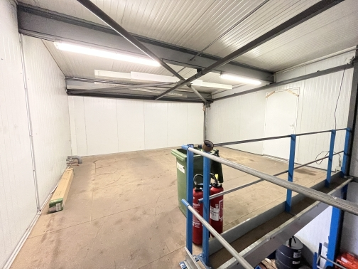 ENTREPÔT 700 m² Yvrac
