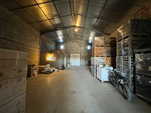 ENTREPÖT 470 M² + 5 000 M² EXTERIEUR – BEAUTIRAN