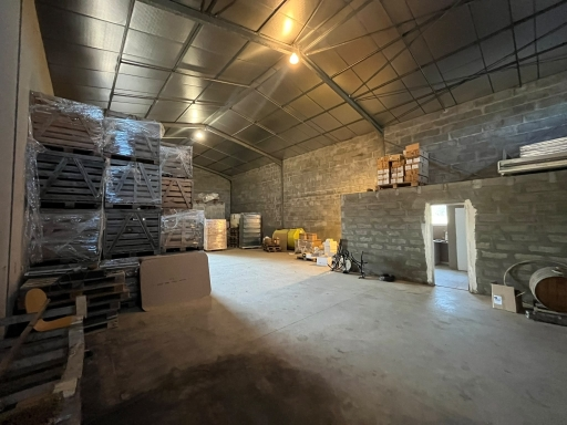ENTREPÖT 470 M² + 5 000 M² EXTERIEUR – BEAUTIRAN